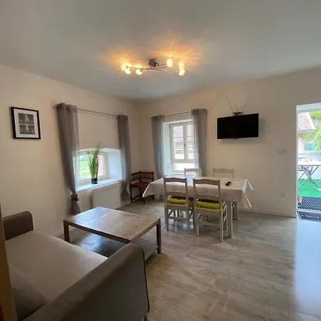 L'annexe Du Chateau De Genix Guest house *