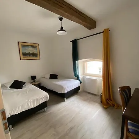 L'annexe Du Chateau De Genix Guest house