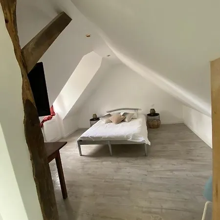 L'annexe Du Chateau De Genix