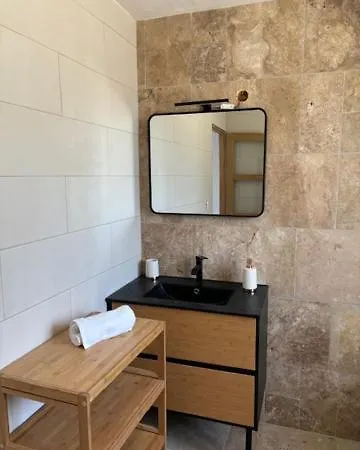 L'annexe Du Chateau De Genix Guest house *