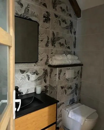 Pensjonat L'annexe Du Chateau De Genix *