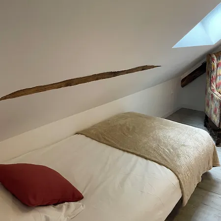 Πανσιόν L'annexe Du Chateau De Genix *